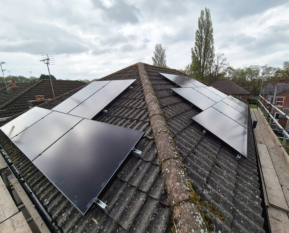 solar panels designed to work with battery storage and ev charging